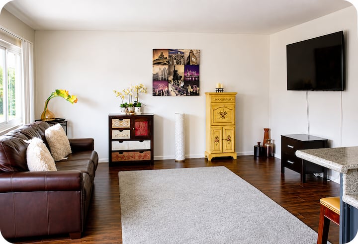 Entire Apartment Near Sofi With Parking - El Segundo, CA