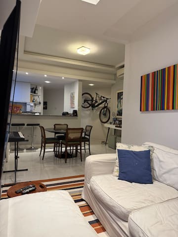 Leblon – Apto 3 quartos, ao lado praia e shopping.