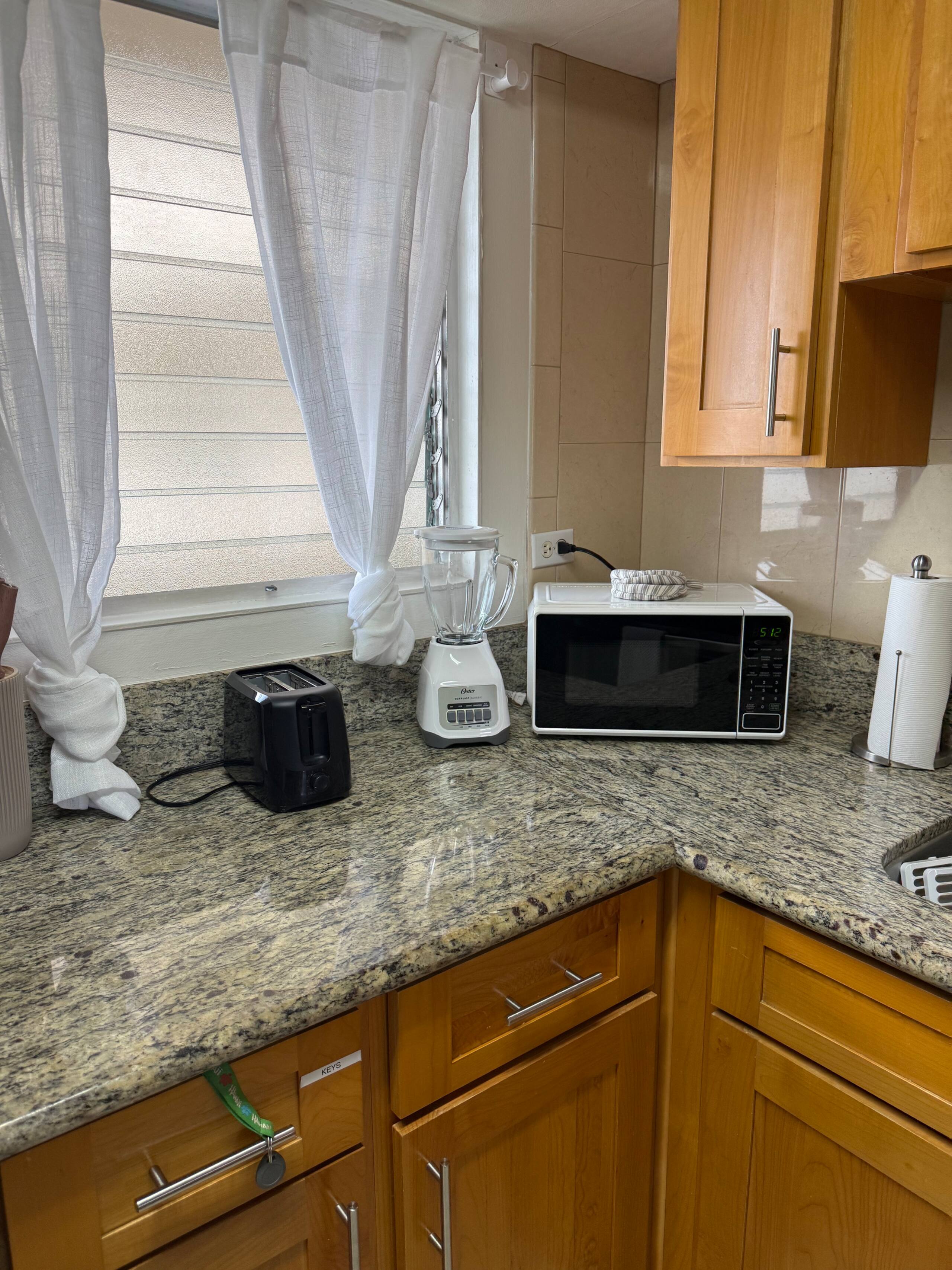 Breezy Waikiki Apt 🌈sleeps 6 & PARKING included - Image 80