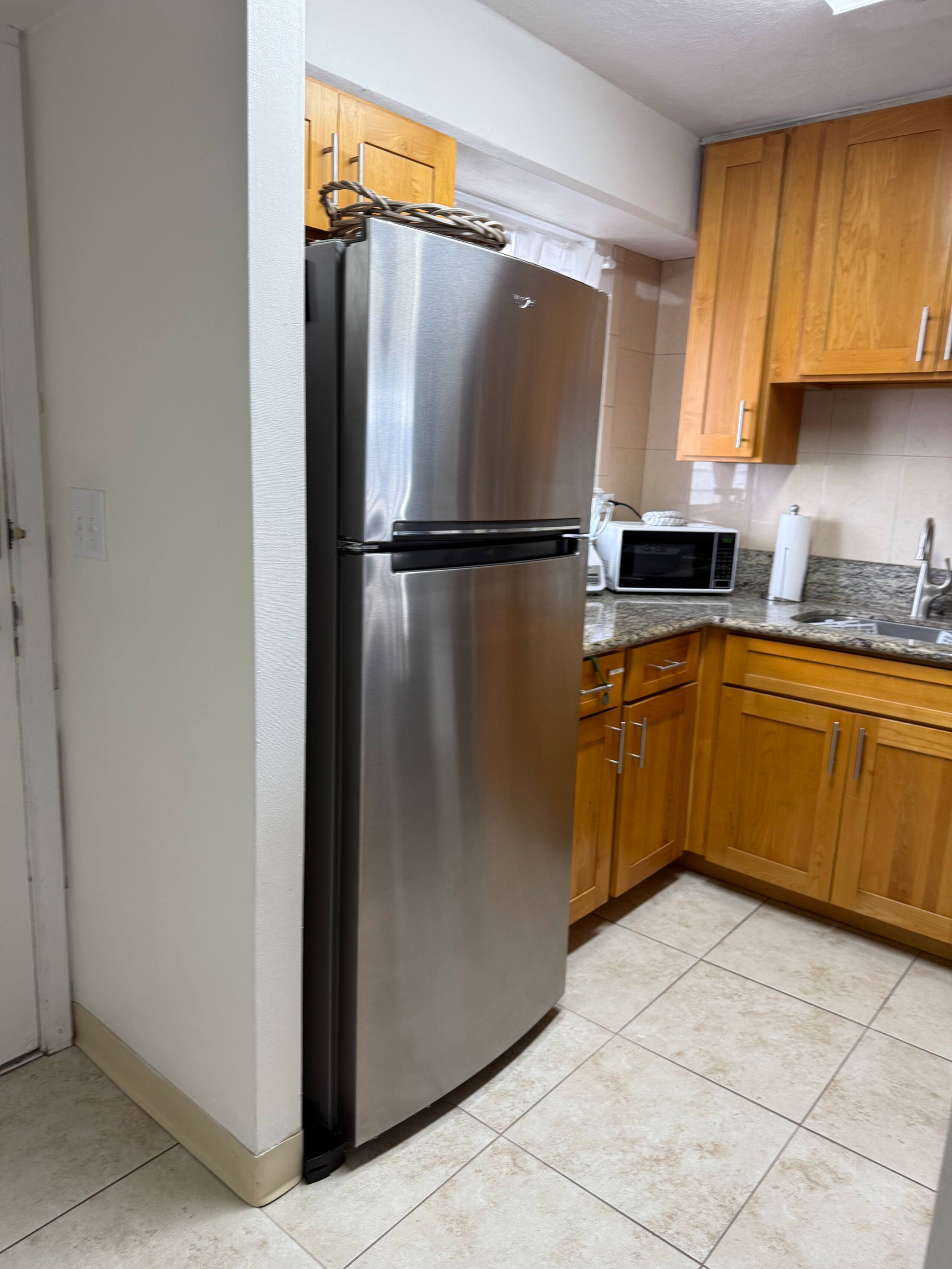 Breezy Waikiki Apt 🌈sleeps 6 & PARKING included - Image 32
