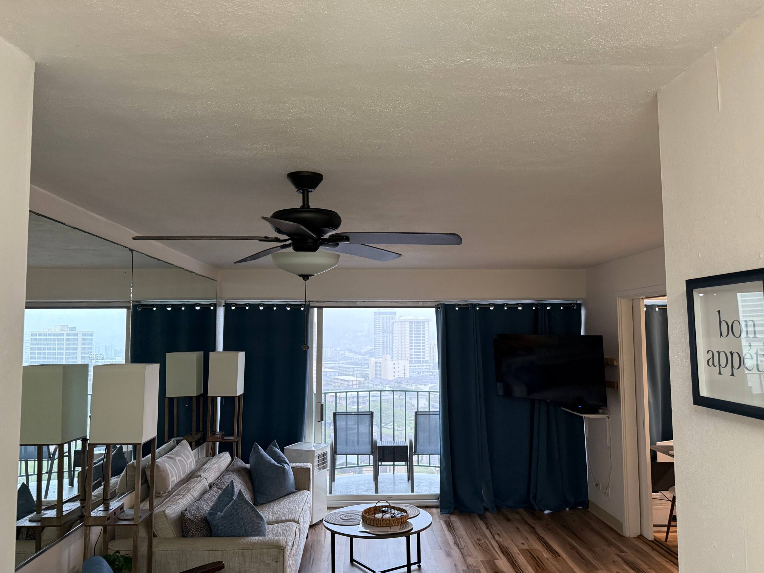 Breezy Waikiki Apt 🌈sleeps 6 & PARKING included - Image 7