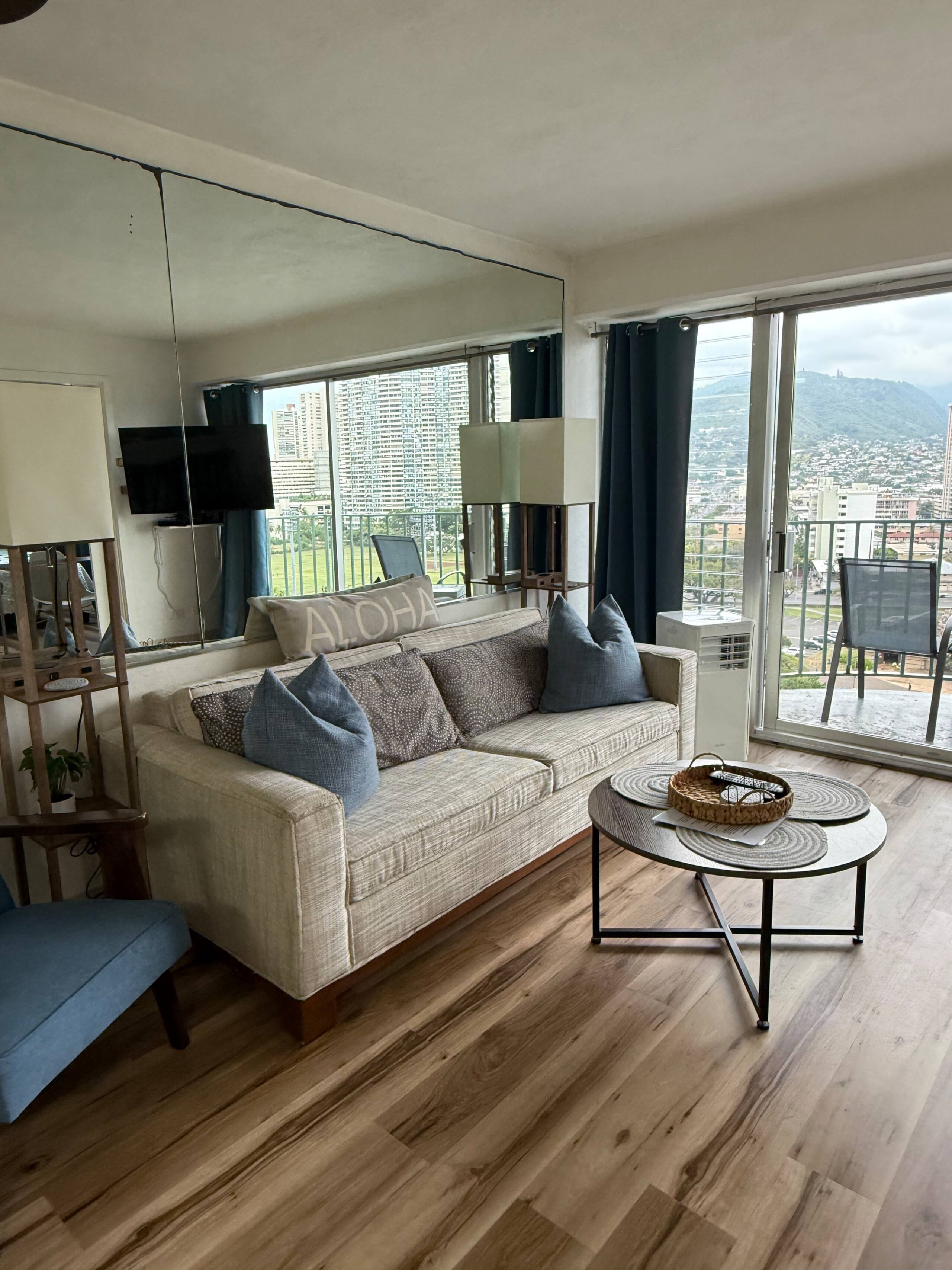 Breezy Waikiki Apt 🌈sleeps 6 & PARKING included - Image 19