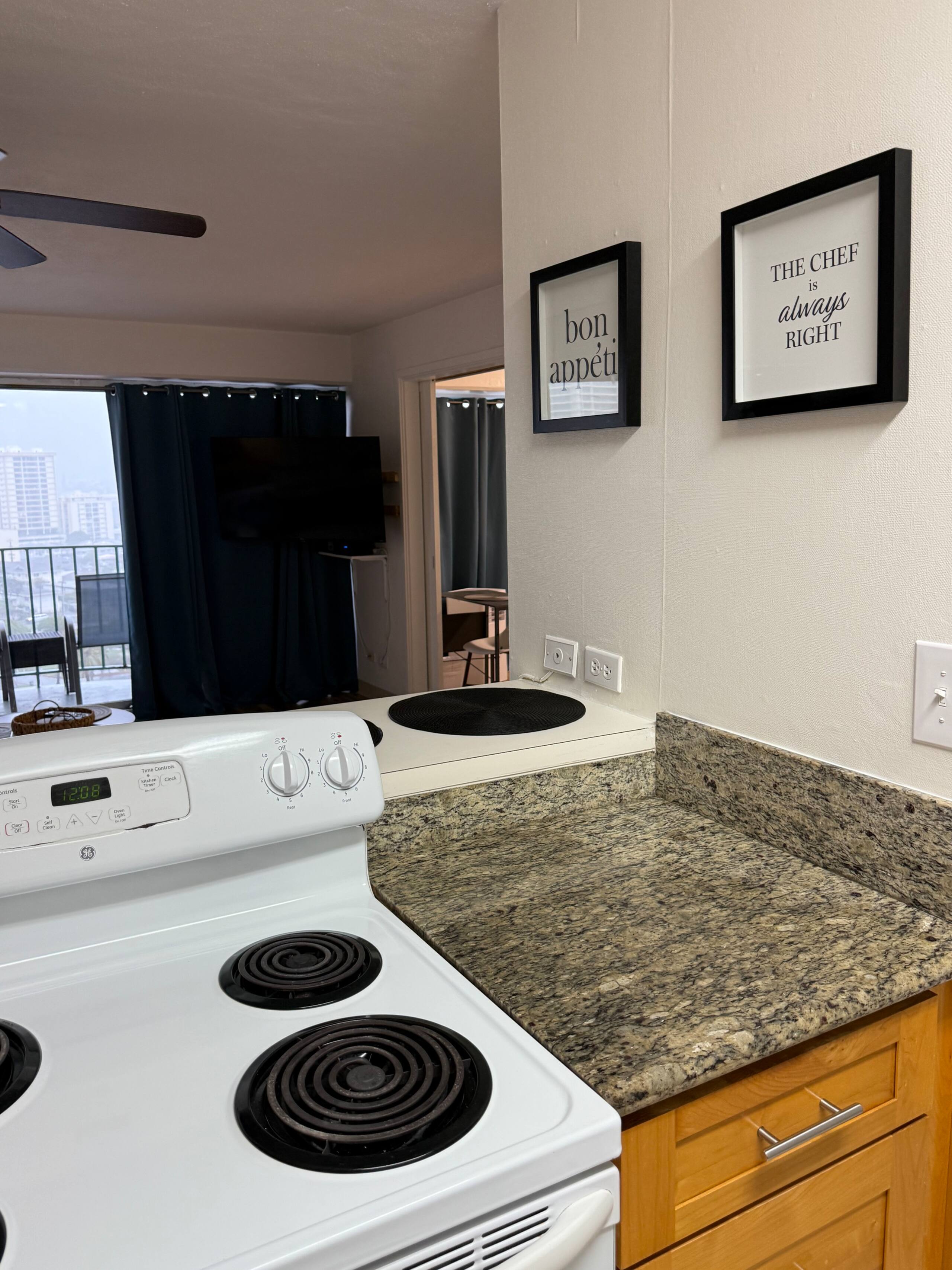 Breezy Waikiki Apt 🌈sleeps 6 & PARKING included - Image 57