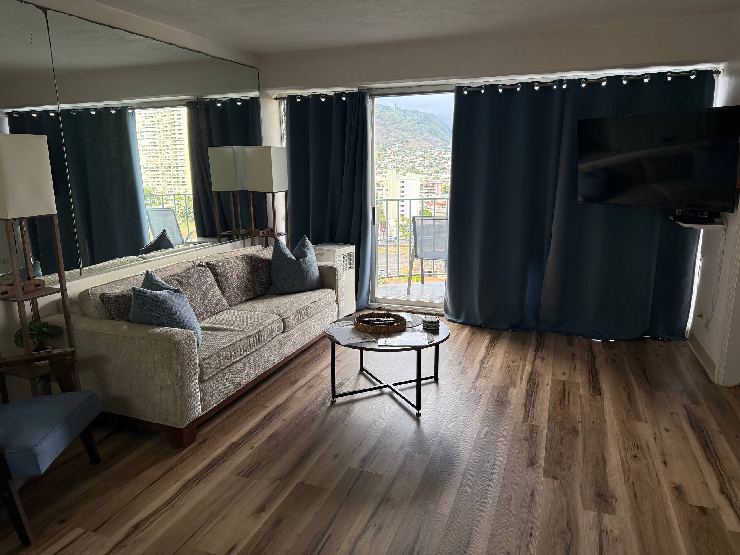 Breezy Waikiki Apt 🌈sleeps 6 & PARKING included - Image 76