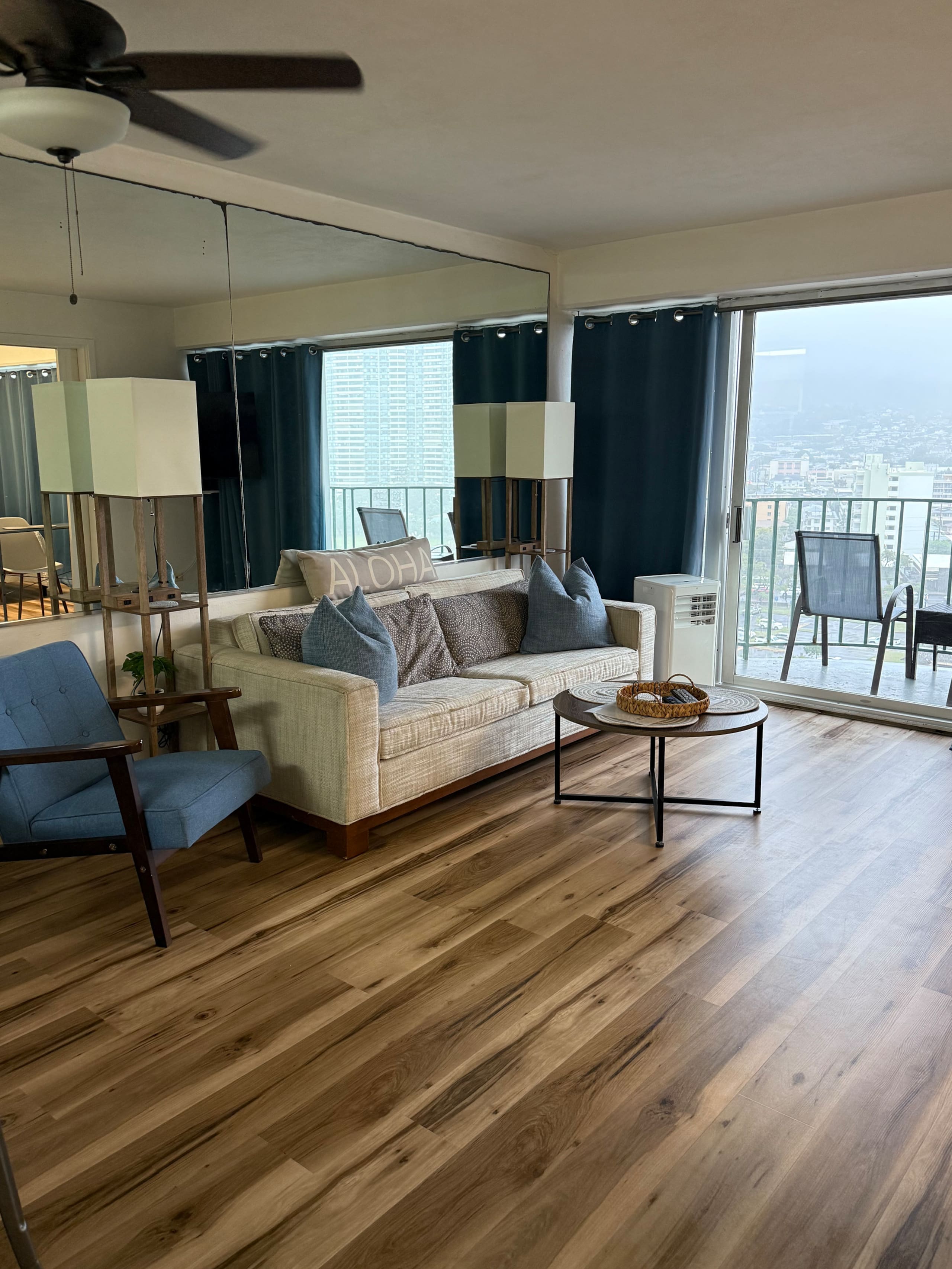 Breezy Waikiki Apt 🌈sleeps 6 & PARKING included - Image 9