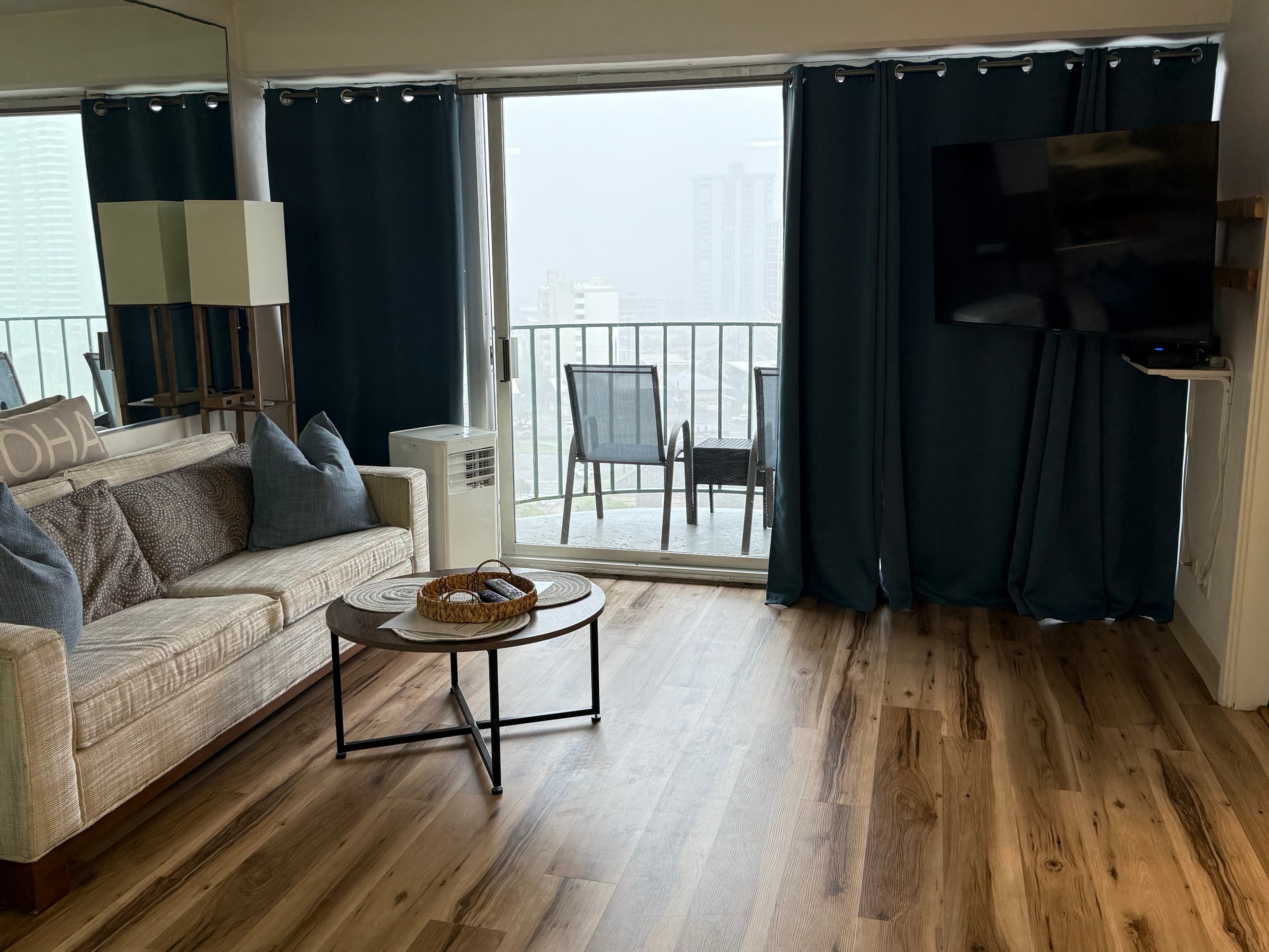 Breezy Waikiki Apt 🌈sleeps 6 & PARKING included - Image 3