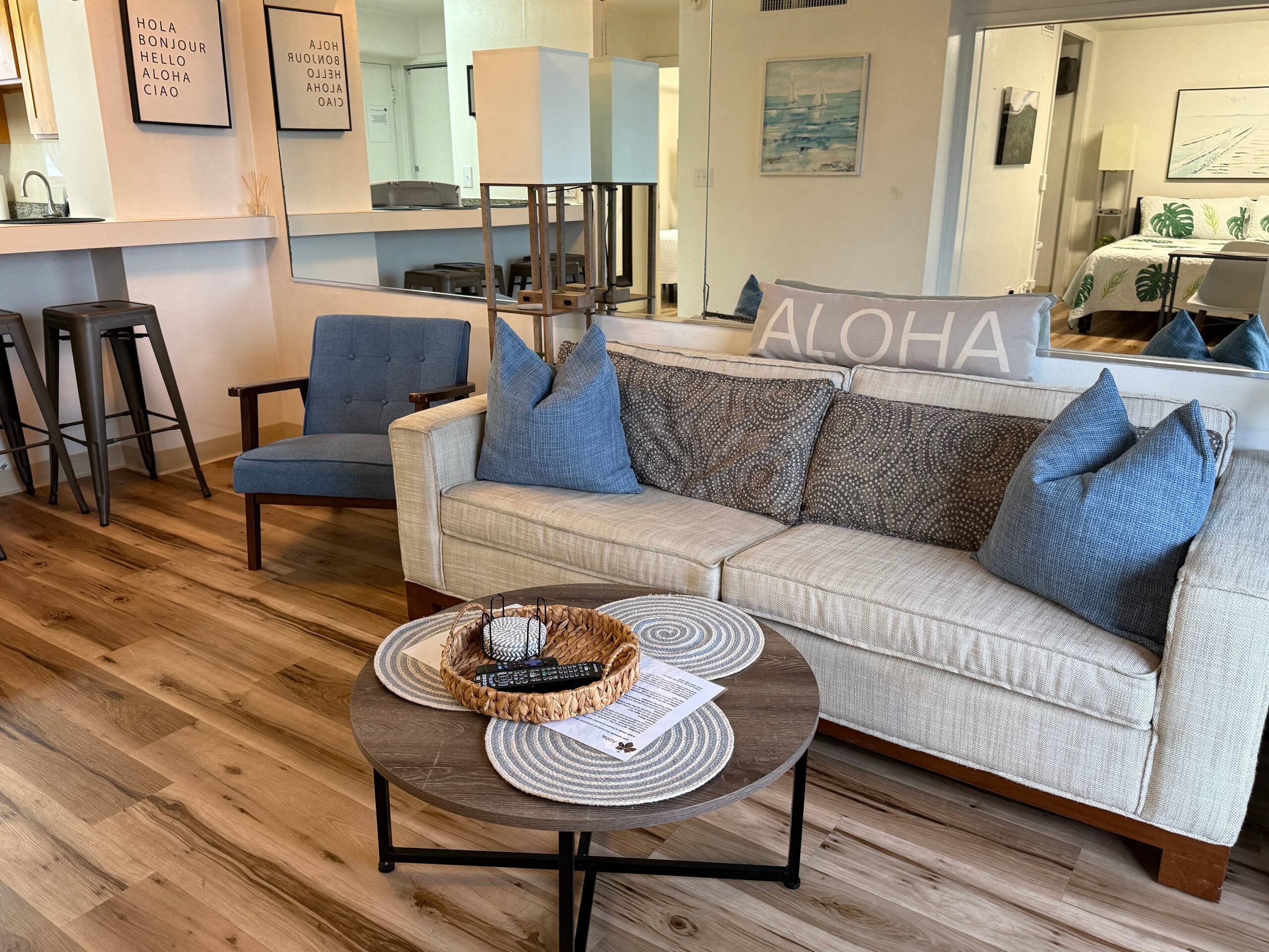 Breezy Waikiki Apt 🌈sleeps 6 & PARKING included - Image 10