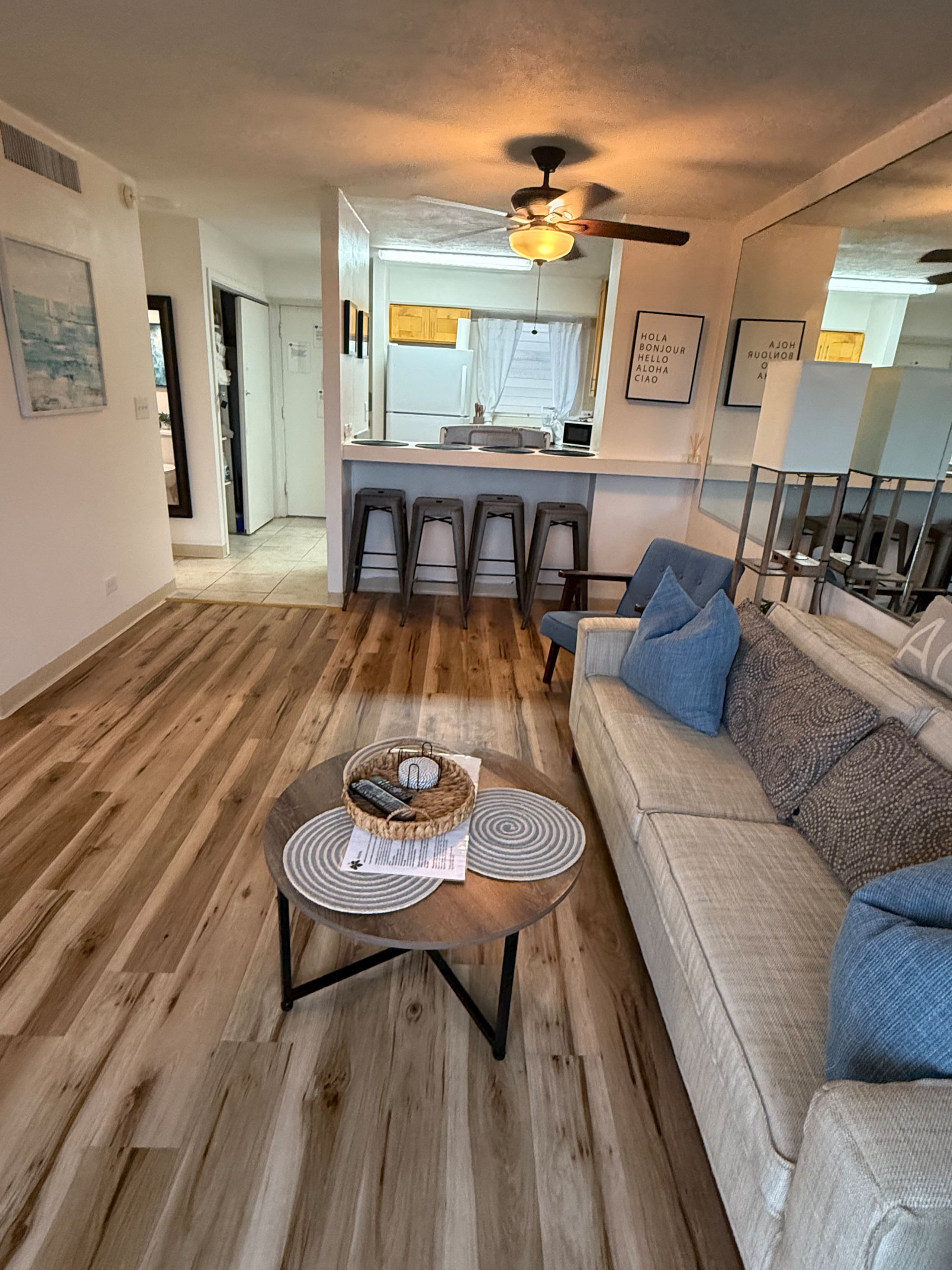Breezy Waikiki Apt 🌈sleeps 6 & PARKING included - Image 12