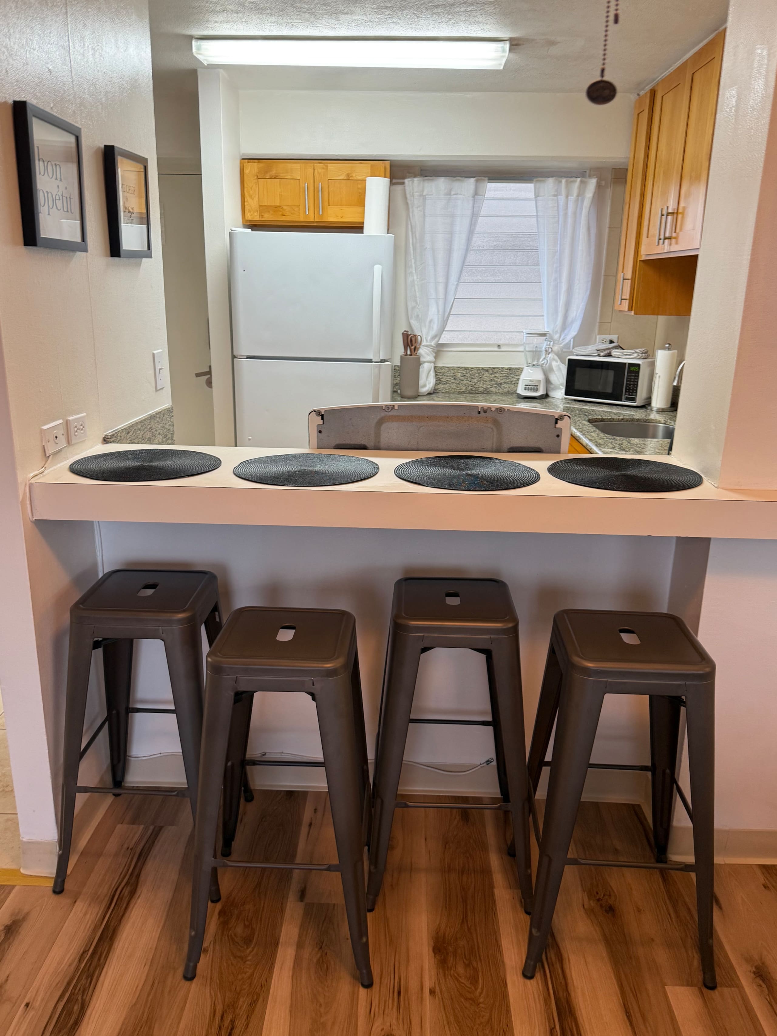 Breezy Waikiki Apt 🌈sleeps 6 & PARKING included - Image 35