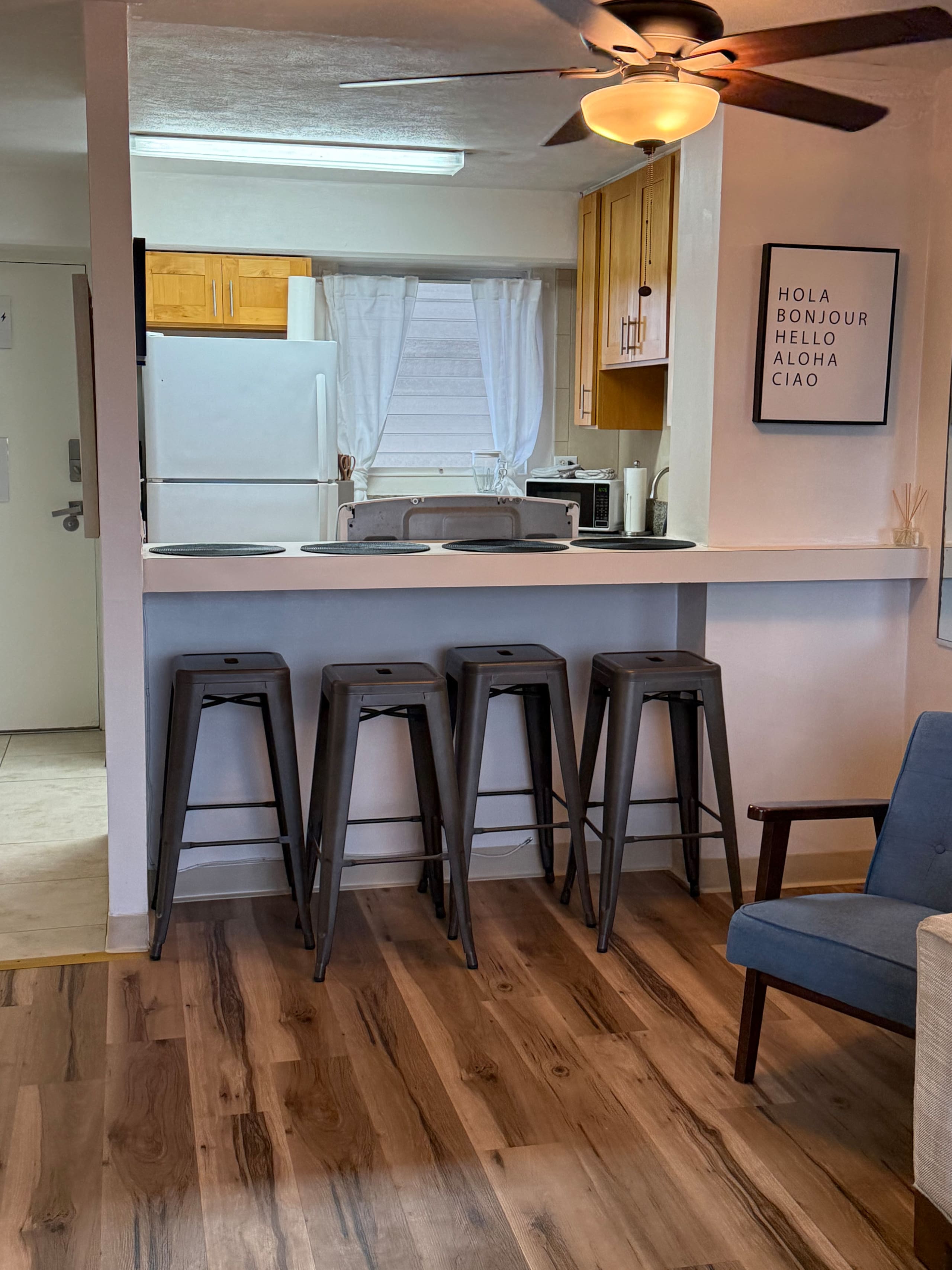 Breezy Waikiki Apt 🌈sleeps 6 & PARKING included - Image 31