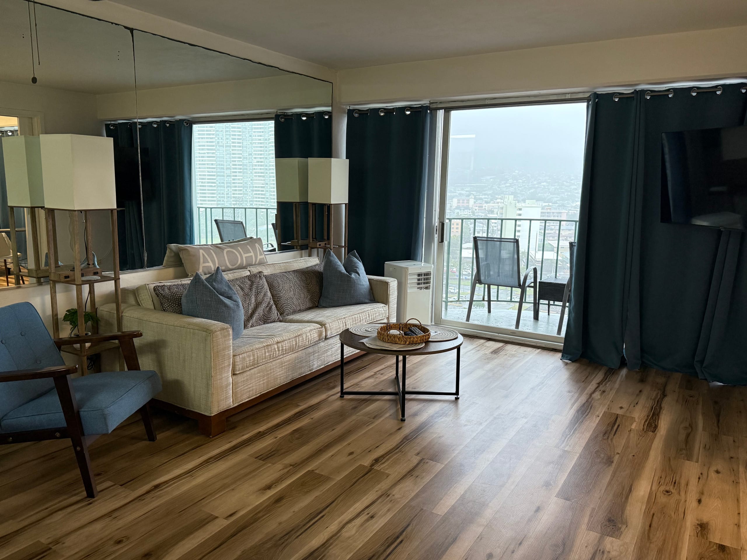 Breezy Waikiki Apt 🌈sleeps 6 & PARKING included - Image 8