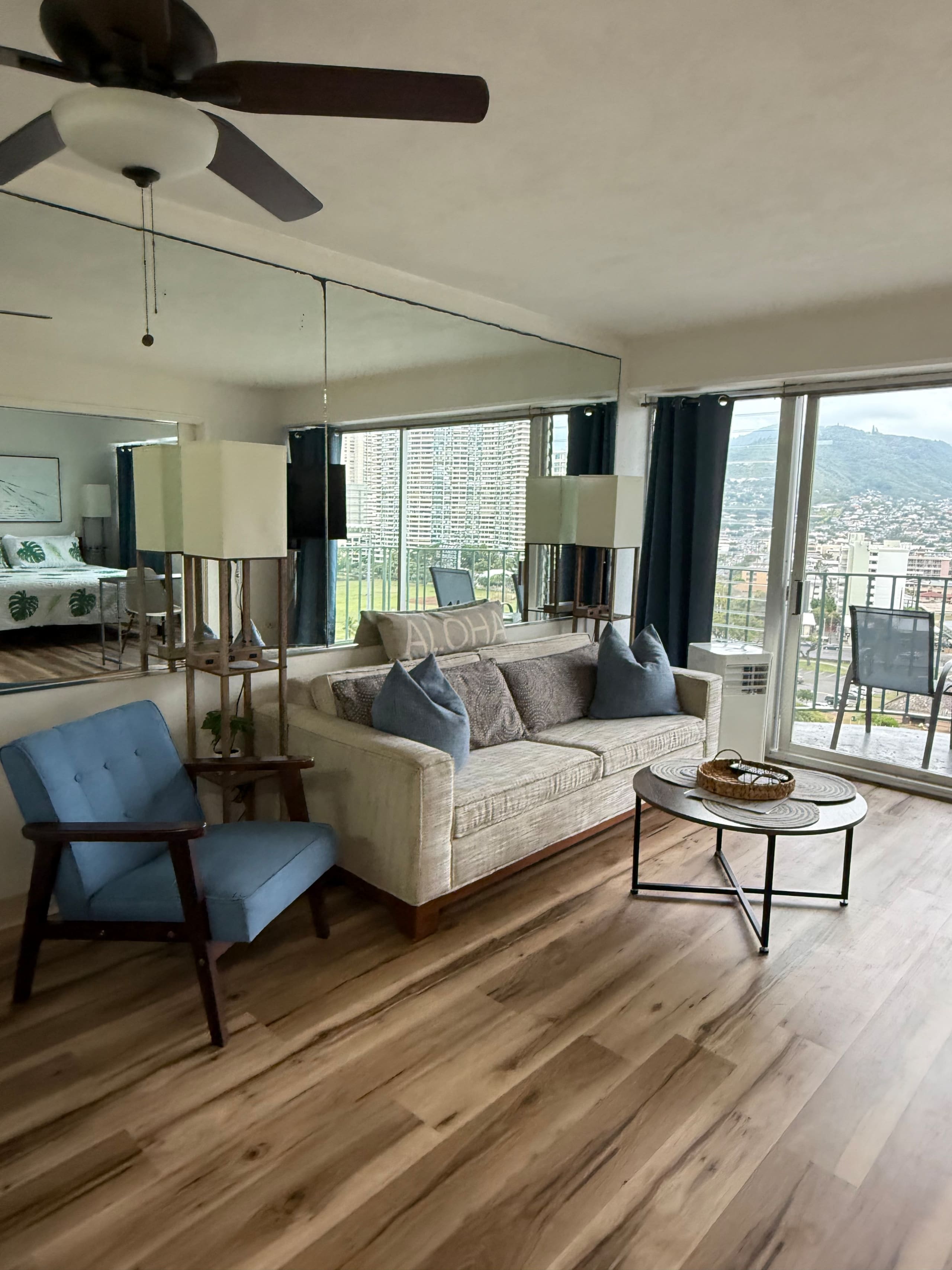 Breezy Waikiki Apt 🌈sleeps 6 & PARKING included - Image 17