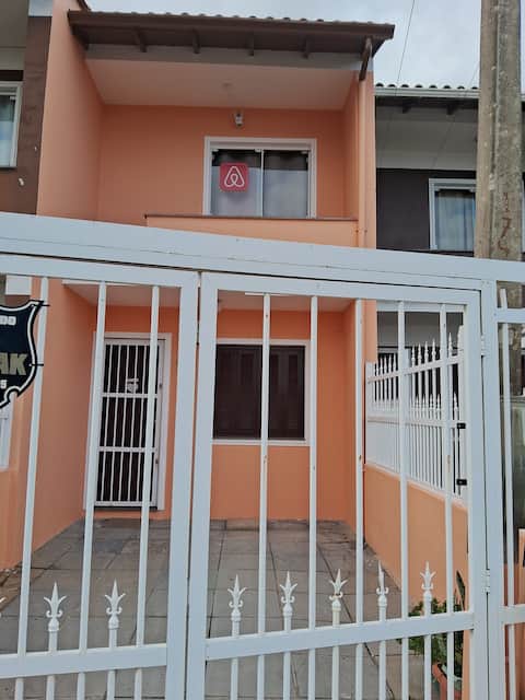 A townhouse one block from the sea, Balneário Pinhal - RS