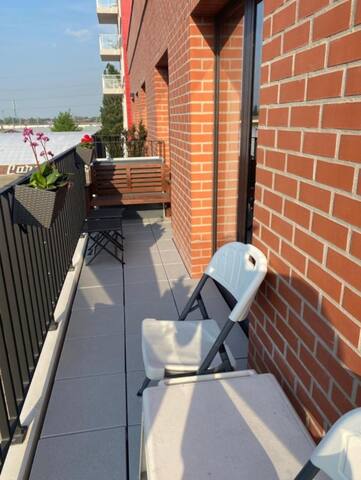 2 bedrooms with Riverview, Homegym & paid parking gallery image 3