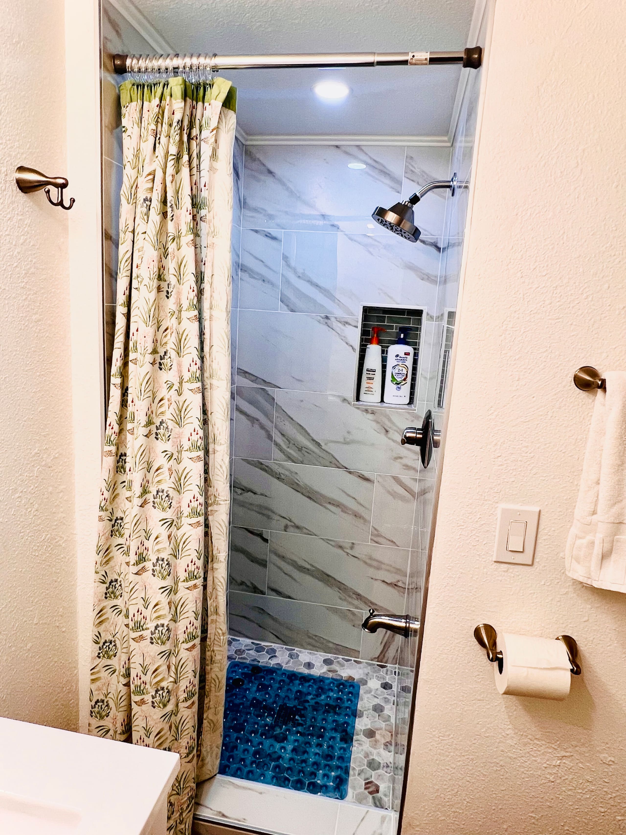 Simple Studio in Waikiki - Image 4
