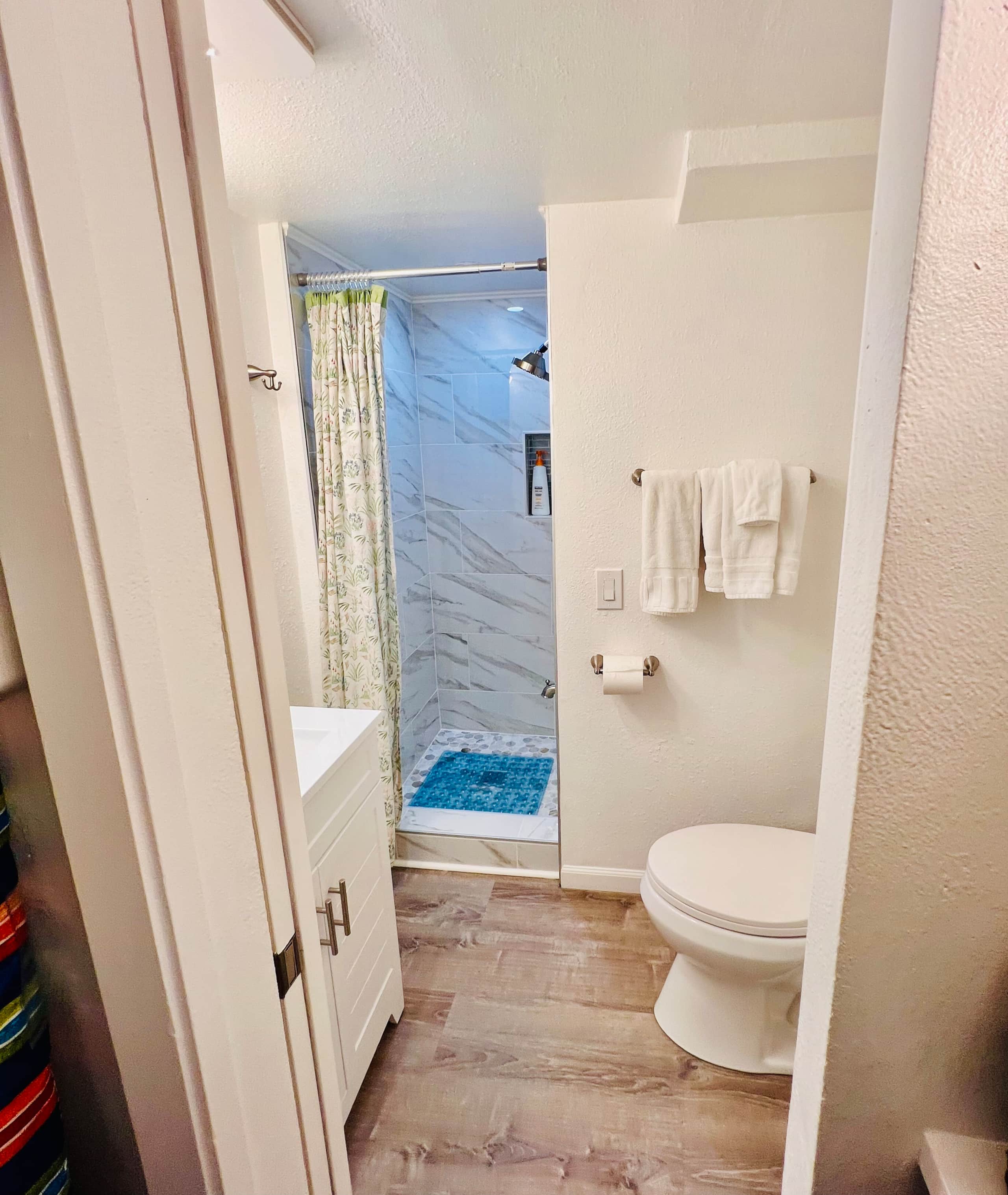 Simple Studio in Waikiki - Image 2