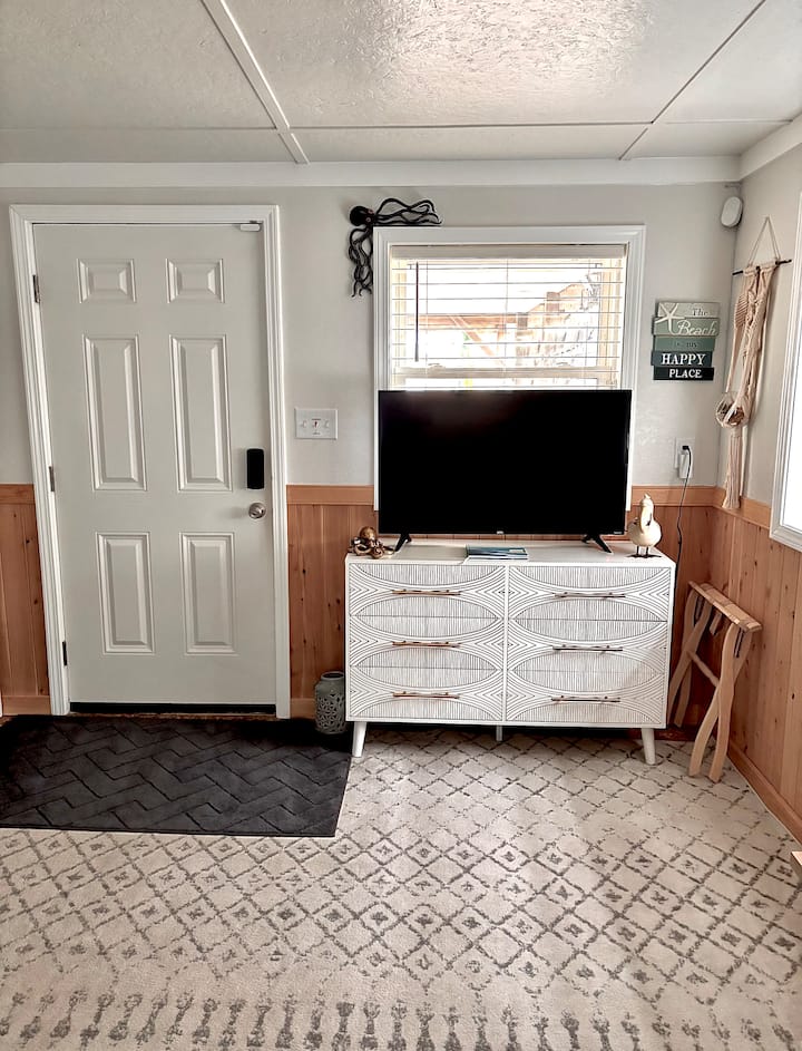 Steps To Beach Studio-king Bed/kitchen Enjoy! - North Carolina