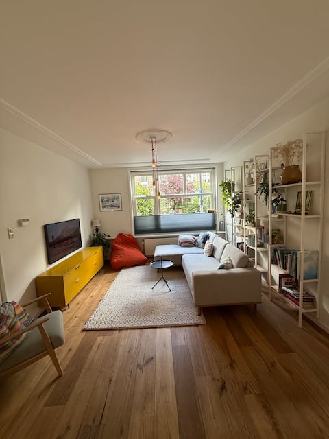 Spacious Family House with Garden in City Centre.