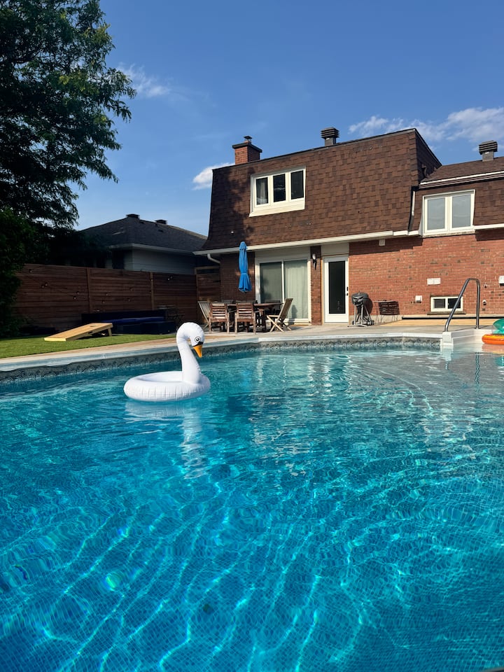 Private Heated Pool Family Oasis - Ottawa