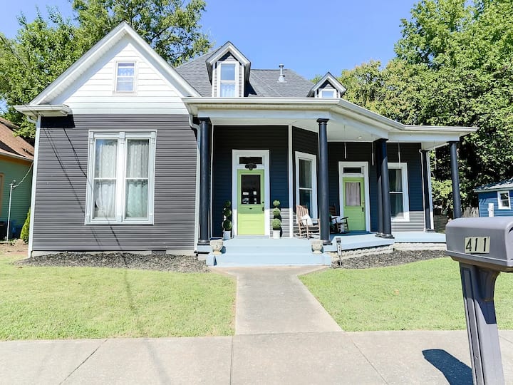 5 Bedroom 5 Bath Historic Comfort At Its Best - Murfreesboro, TN