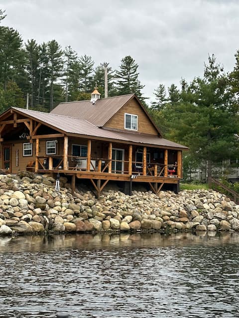 Lake House with Hot Tub