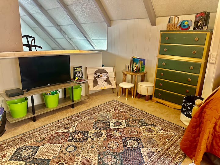 غرفة الألعاب رقم2 - الأطفال الصغار.
يقع هذا المسكن في الشقة العلوية للكوخ. في
الطابق العلوي
