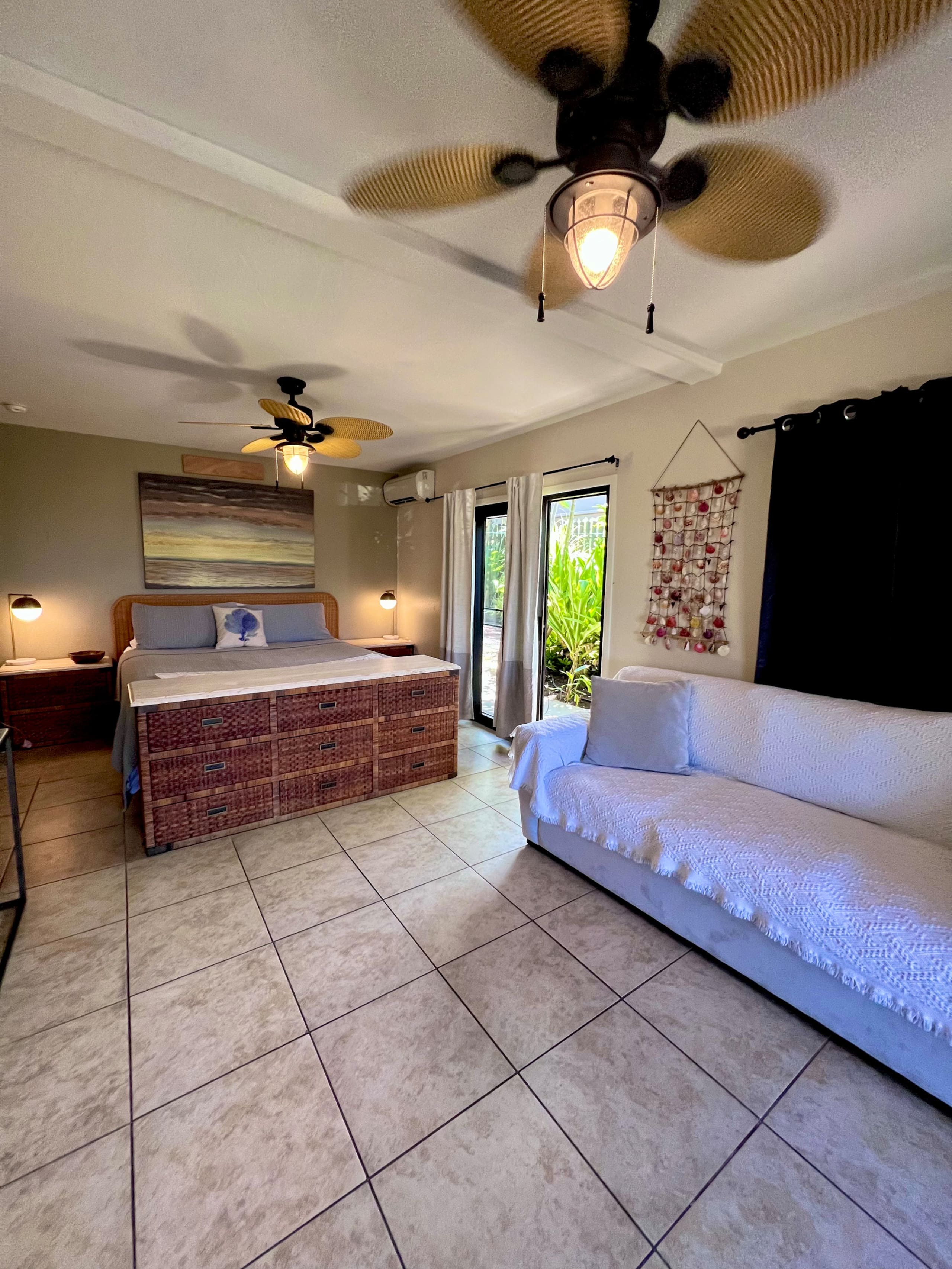 Home in Kailua-Kona · ★4.96 · 6 bedrooms · 10 beds · 5 baths - Image 32