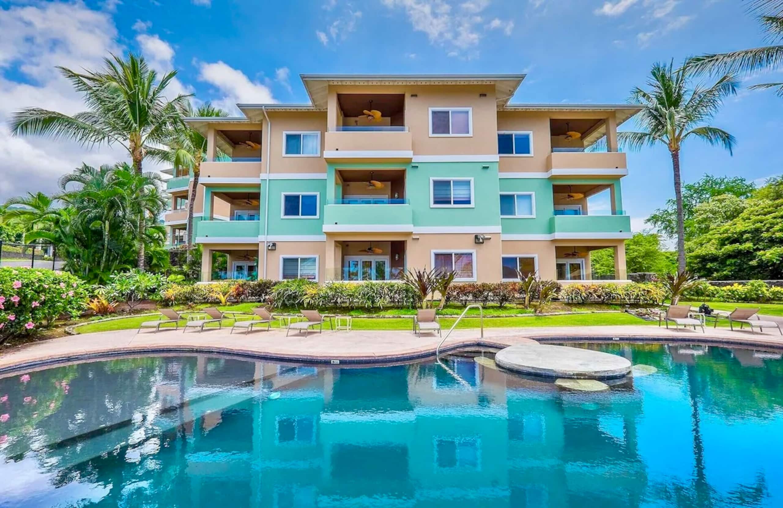 Condo in Kailua-Kona · ★4.94 · 2 bedrooms · 2 beds · 2 baths - Image 1