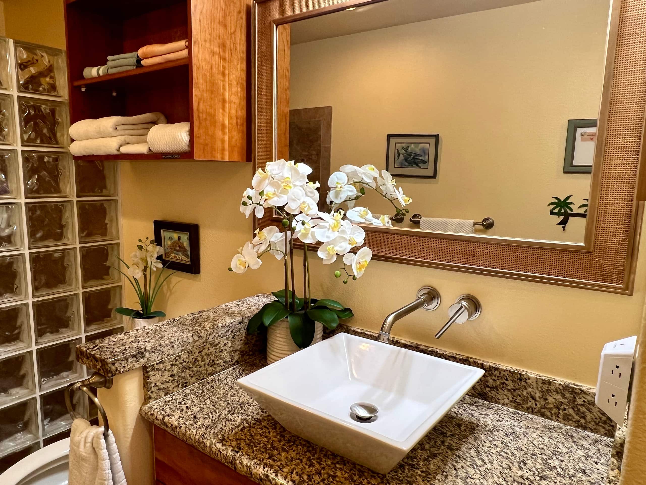 Condo in Kailua-Kona · ★4.94 · 2 bedrooms · 2 beds · 2 baths - Image 13