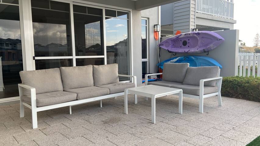 Luxury Canal Retreat with Private Mooring gallery image 2