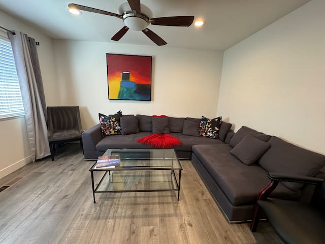 Beautiful remodeled 4/2 home in Cambrian Park