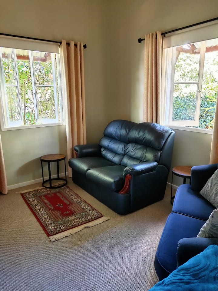 Rejuvenated Grand Old Timer Early 1900s Home. - Toowoomba