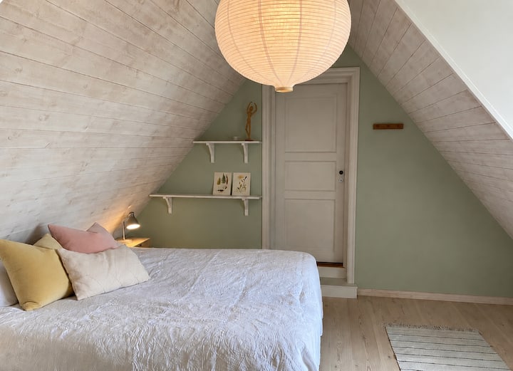 Cette chambre dispose d'un lit de 180 et d'un dressing séparé.
