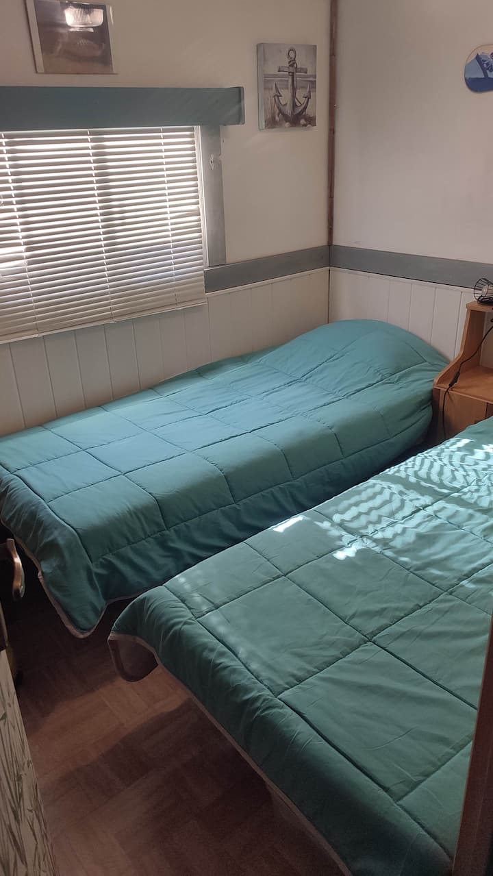 Schlafzimmer 2