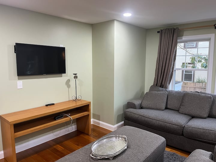 Longterm Boston2b1b,easy Transit,on-site Parking - Dedham, MA