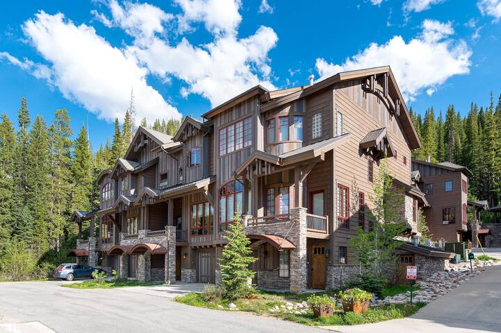 Visit Vacation Rentals managed Airbnb listing 3