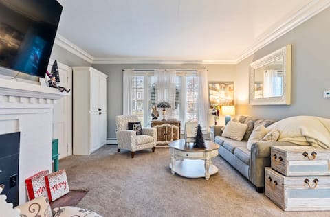 The Sunshine Room at 602 E Main Street