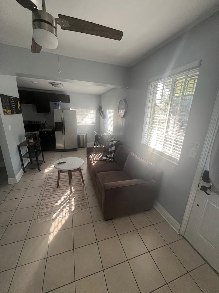 Entire Home, 2 Bedrooms - Centrally Located In Mia - Hialeah, FL