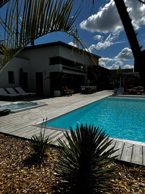 House with HOT TUB, heated pool, gym