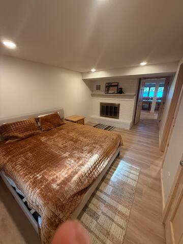 CHARMING cabin getaway just 1 hour from MPLS! gallery image 4