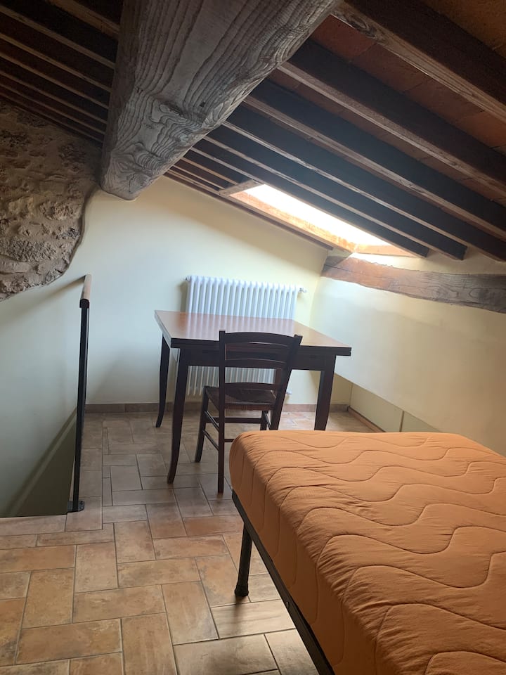 საძინებელი 1