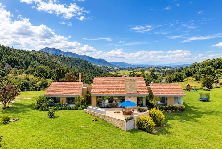 Super TopSpot® with Incredible Mountain View