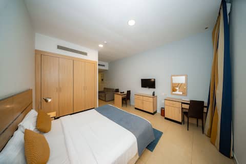 Popular Airbnb listing: Spacious Studio Room near MOE (with kitchen) in Al Barsha First