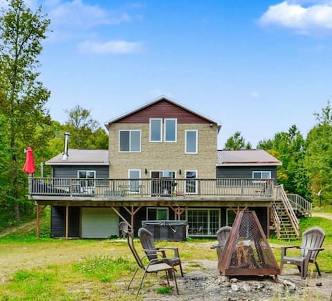 Peaceful 4 bedroom waterfront cottage CITQ#312542