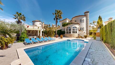 Villa Naili