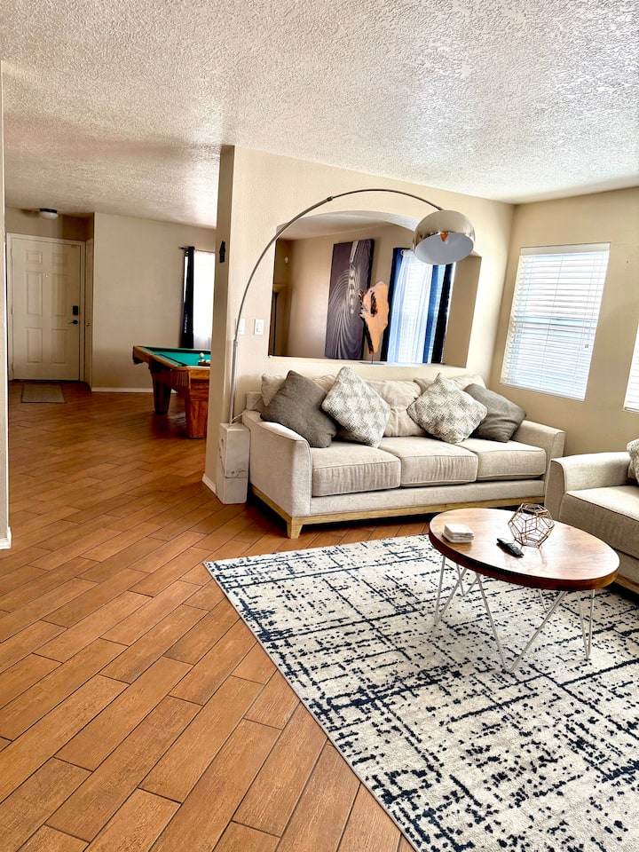 Spacious Rio Rancho Home With Breathtaking Views! - Rio Rancho, NM