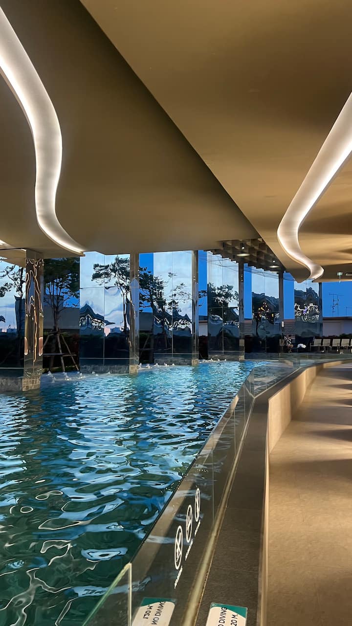 Stunning Luxury Condominiums With Gym And Pool image