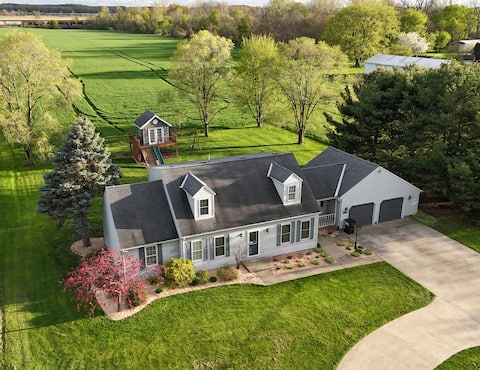 Sunny Cape Cod | King bed & playground