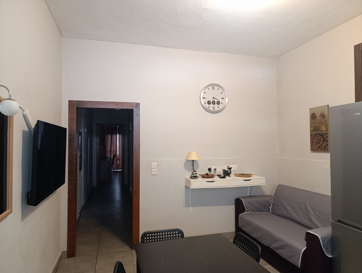 Bugibba cosy groundfloor, 1 minute from sea&shops