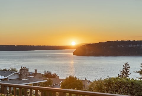 Relaxing 5 BR/4 BA, Views, Step-Free Main Level